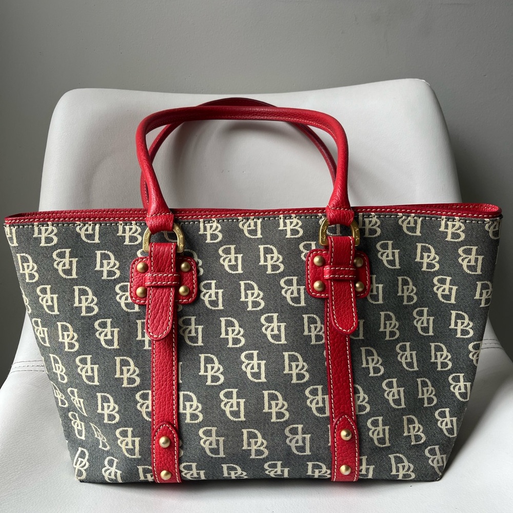 Authentic vintage Dooney and Bourke tote bag